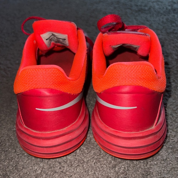 Men’s Nike Hyperdunk Sneakers - Picture 6 of 9